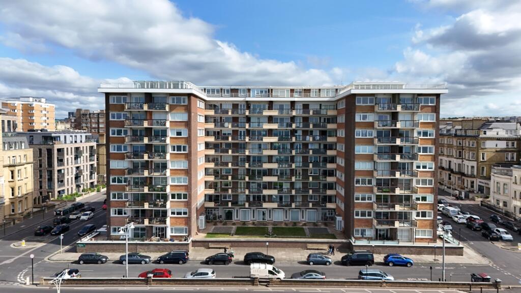 Front view of Kingsway Court